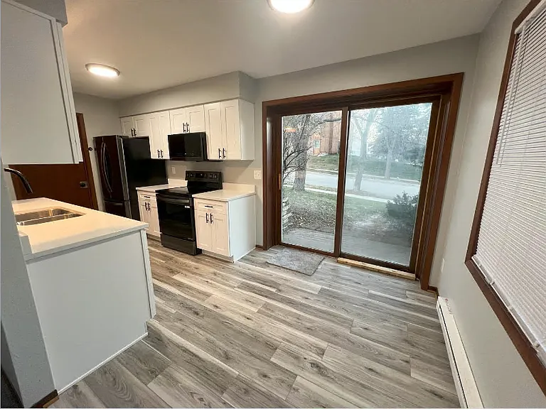 2 S Wickham Ct #1 — Photo 4