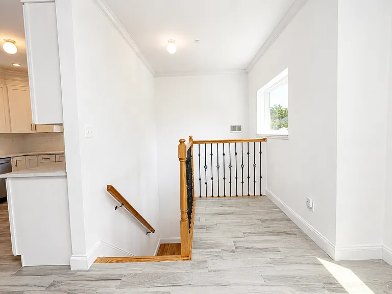 25 Knesel St #2 — Photo 3