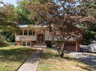 94 S Lynnhaven Dr, Staunton, VA 24401