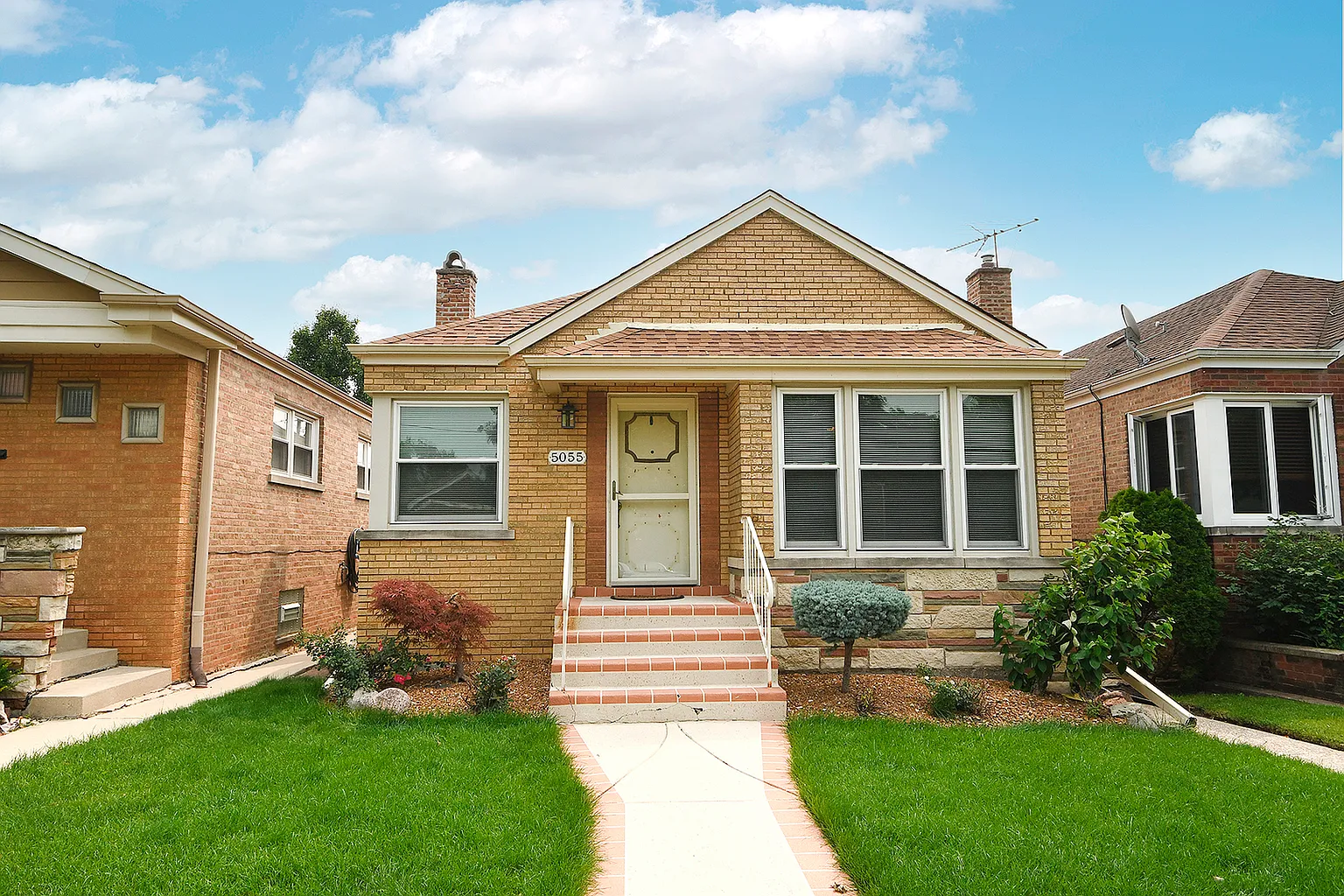 5055 S Leamington Ave photo 1