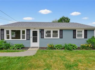 29 Rosedale Dr, Bristol, RI 02809
