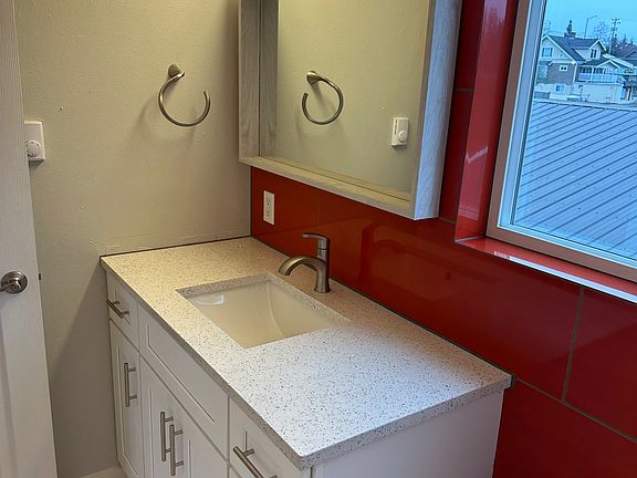 4th image of 4141 6th Ave #3