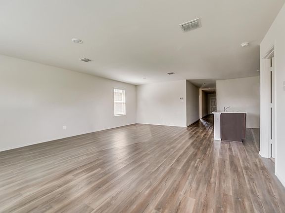 5th image of 1801 Avery Pointe Dr