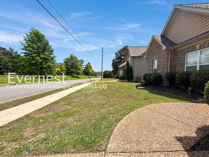 4513 Hamilton Ln — Photo 2