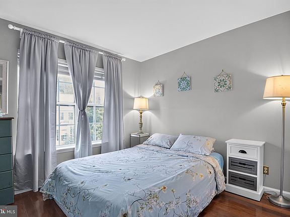 3rd image of 3659 Bracknell Dr