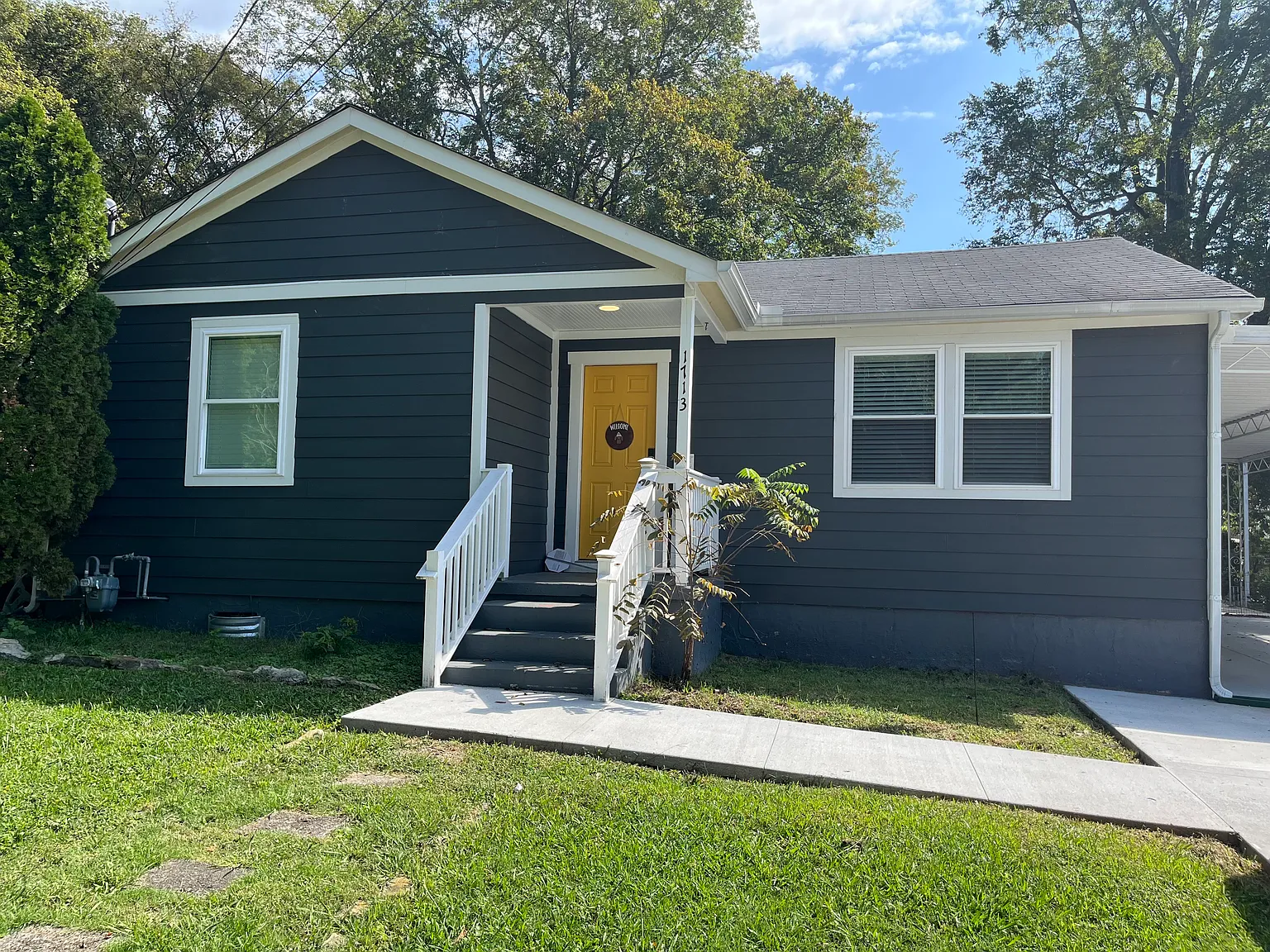 3 bed, 1300 sqft, $1,850 — Photo 1