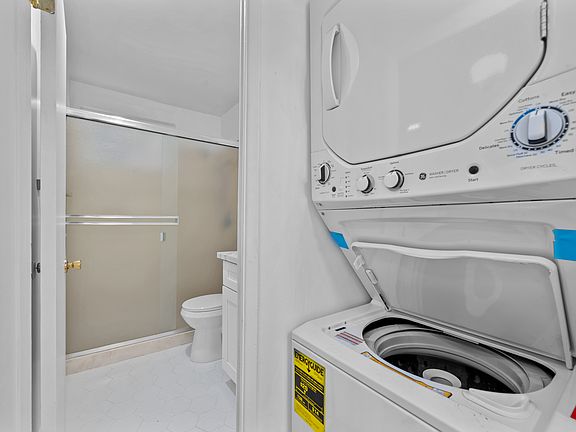 4th image of 4021 Lamont St #4