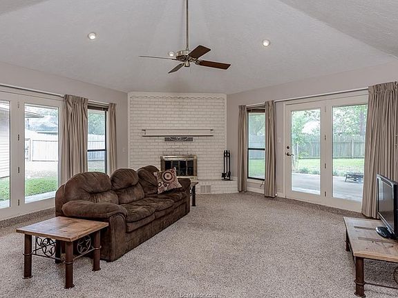 3rd image of 8101 Bunker Hill Ct