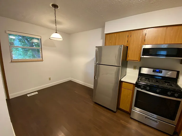 Chittenden Ave 76 MLR — Photo 24