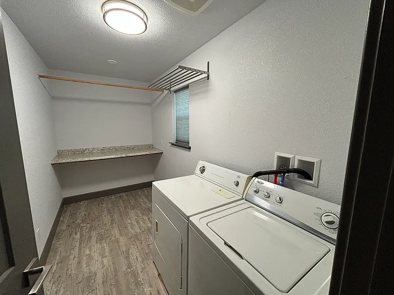 900 Figueroa St #B — Photo 11