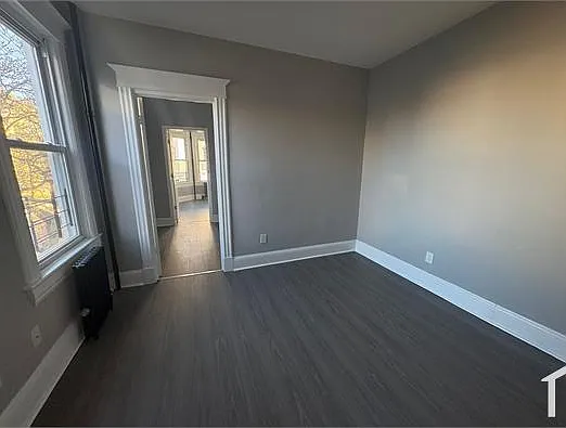 65 Caroline Ave #2L — Photo 10