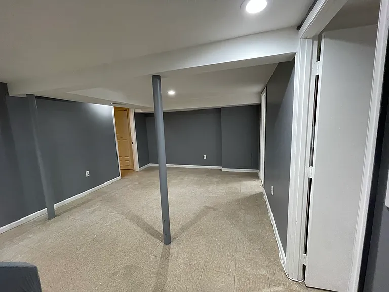216 Carnation Ct #BASEMENT — Photo 9