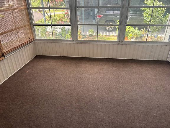 4th image of 1118 Royal View Cir