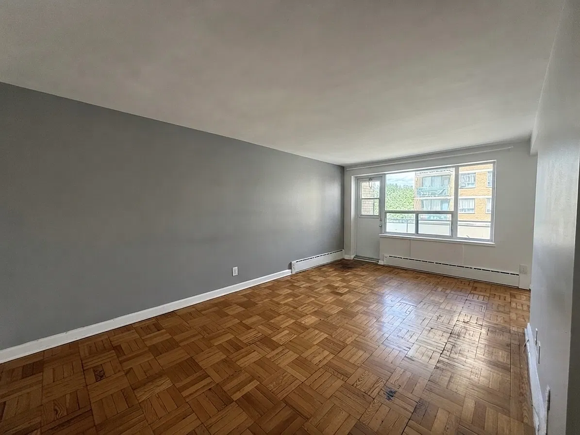 420 Eglinton Ave E - 406 — Photo 4