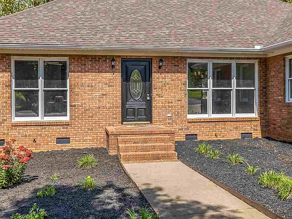 3rd image of 154 Bradford Dr