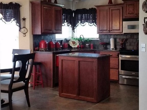 4th image of 5205 Yorkshire Dr