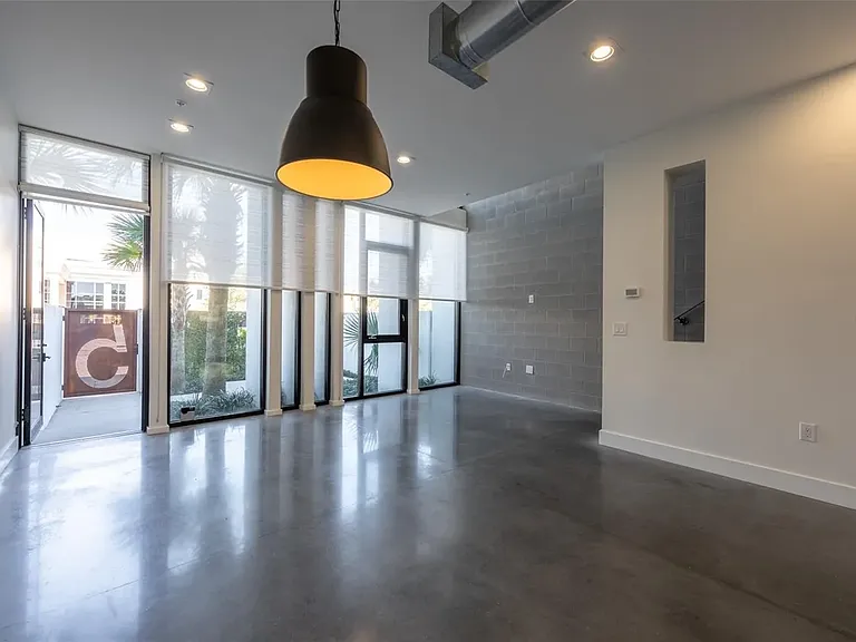 154 2nd St SW #2 — Photo 10