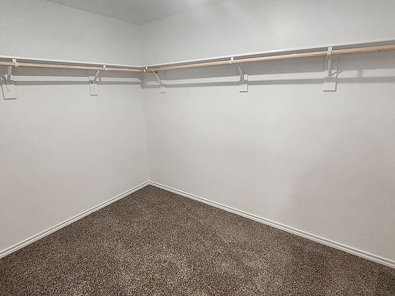 5th image of 1202 Breezy Oak Dr