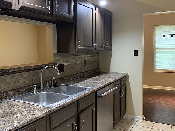 3rd image of 9010 Highbridge Dr