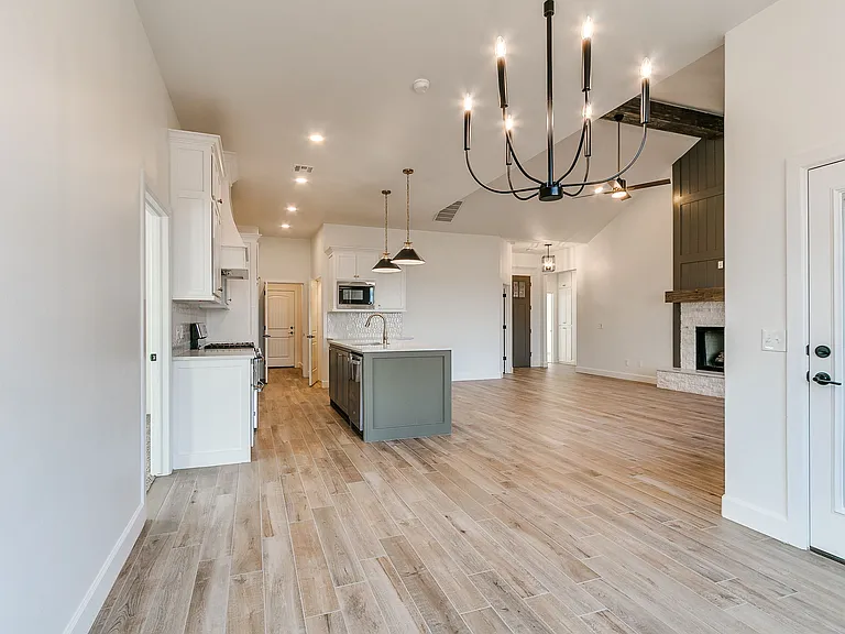 1901 Hollow Crest Ct — Photo 26