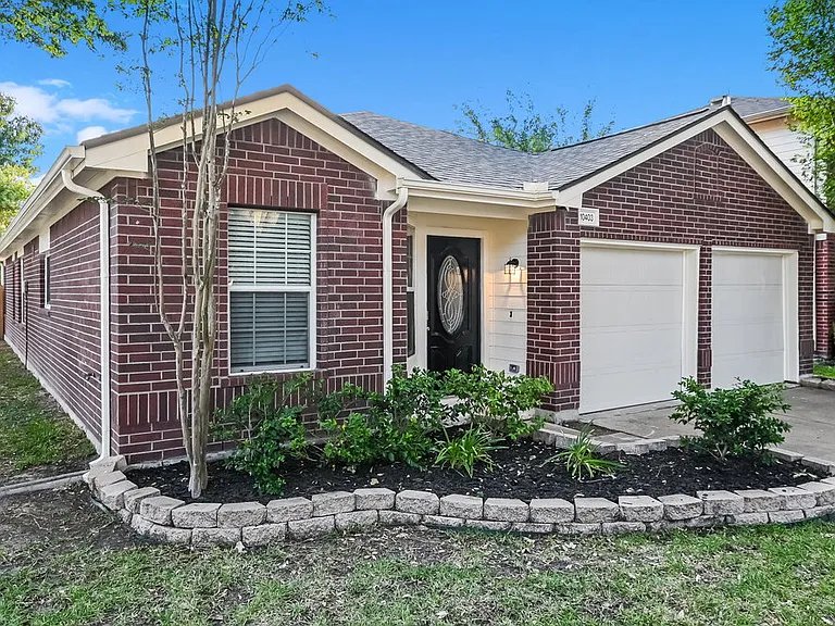 10403 Falling River Dr — Photo 3