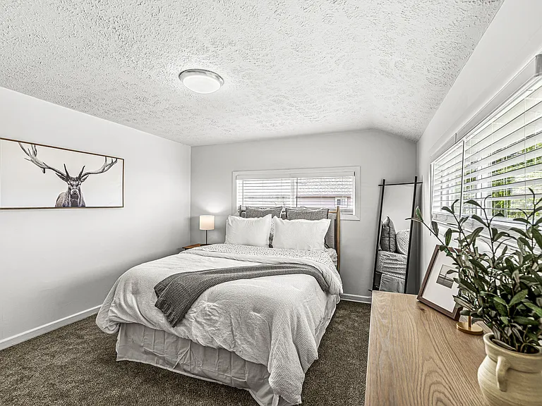 The Row Apartments — Photo 14