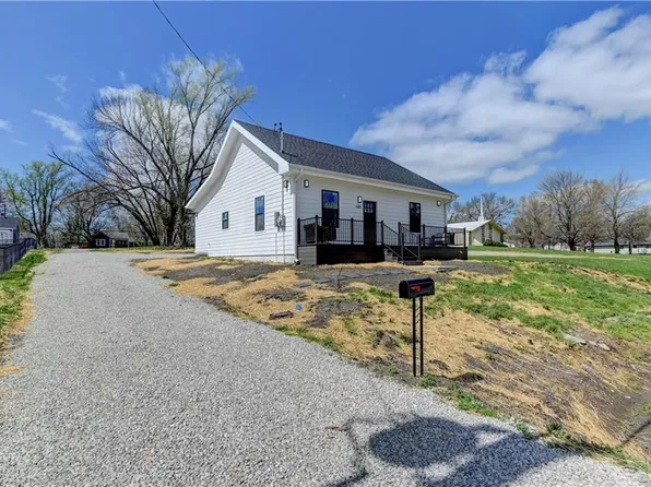 608 S Camden St, Richmond, MO 64085