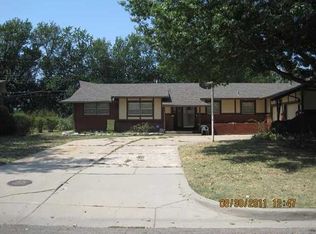 1925 N Edgemoor Dr, Wichita, KS 67208