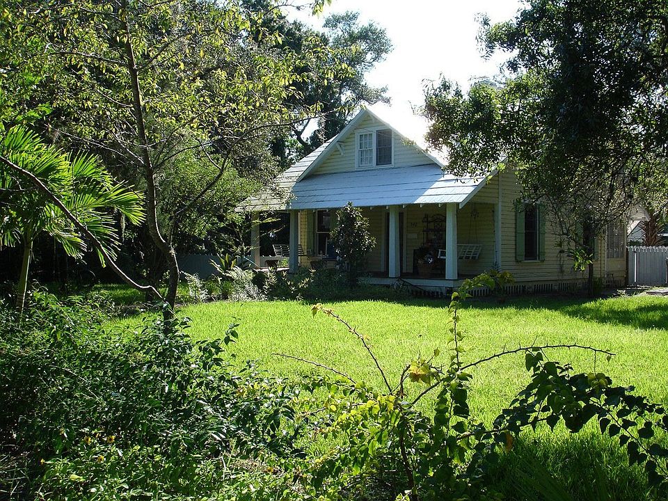 House front from adjacent lot