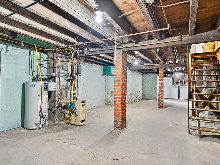 23 W Center St — Photo 36