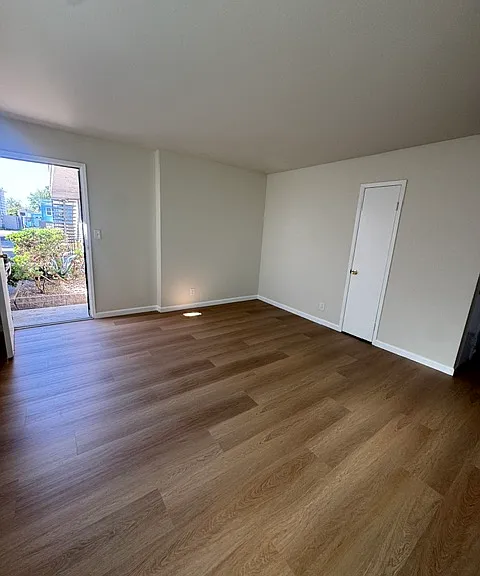 1437 Ward St #C — Photo 5