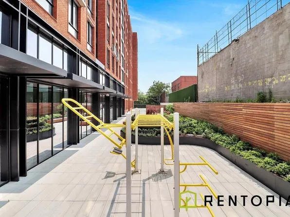 1010 Pacific Street image 10 of 28