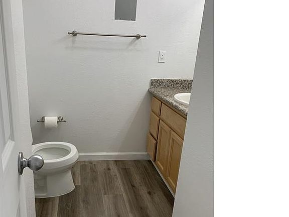 4th image of 1510 Flanigan Dr Unit 3