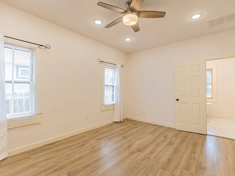 1010 Burnet St — Photo 27