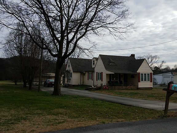 2nd image of 10118 Walden St