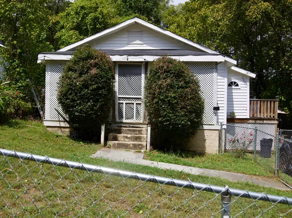 60 Orchard Ave, Rossville, GA 30741