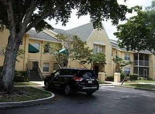 2519 N Course Dr #211, Pompano Beach, FL 33069