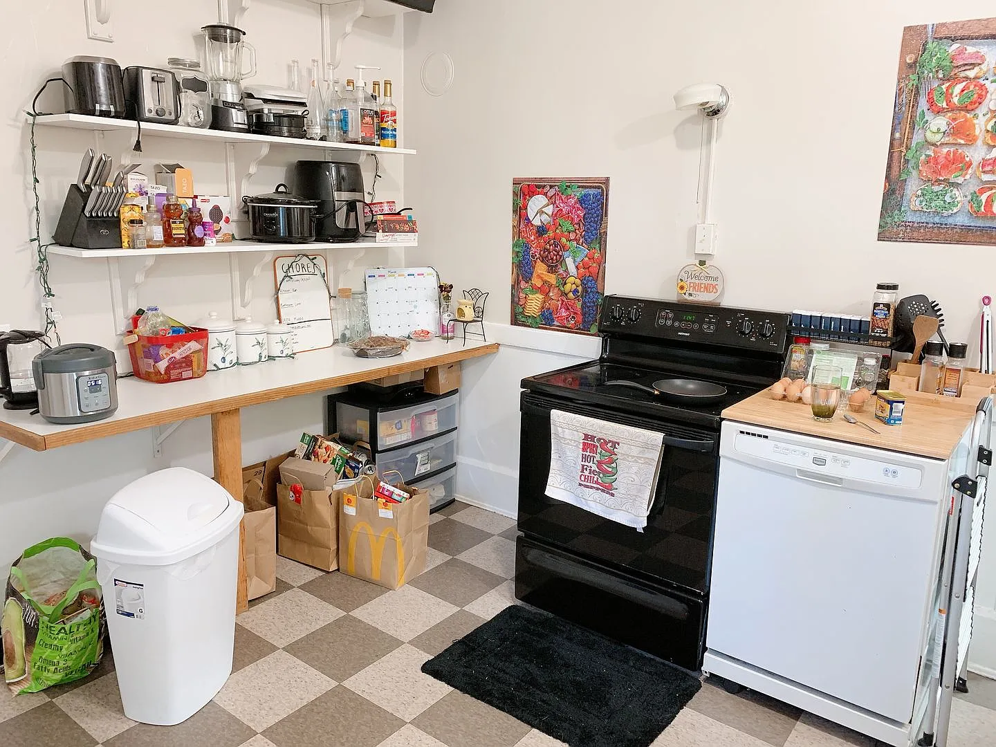 Summer Special: Free Rent* + Apps* 4+ Bdrm/2 Bath In The York Area! — Photo 4