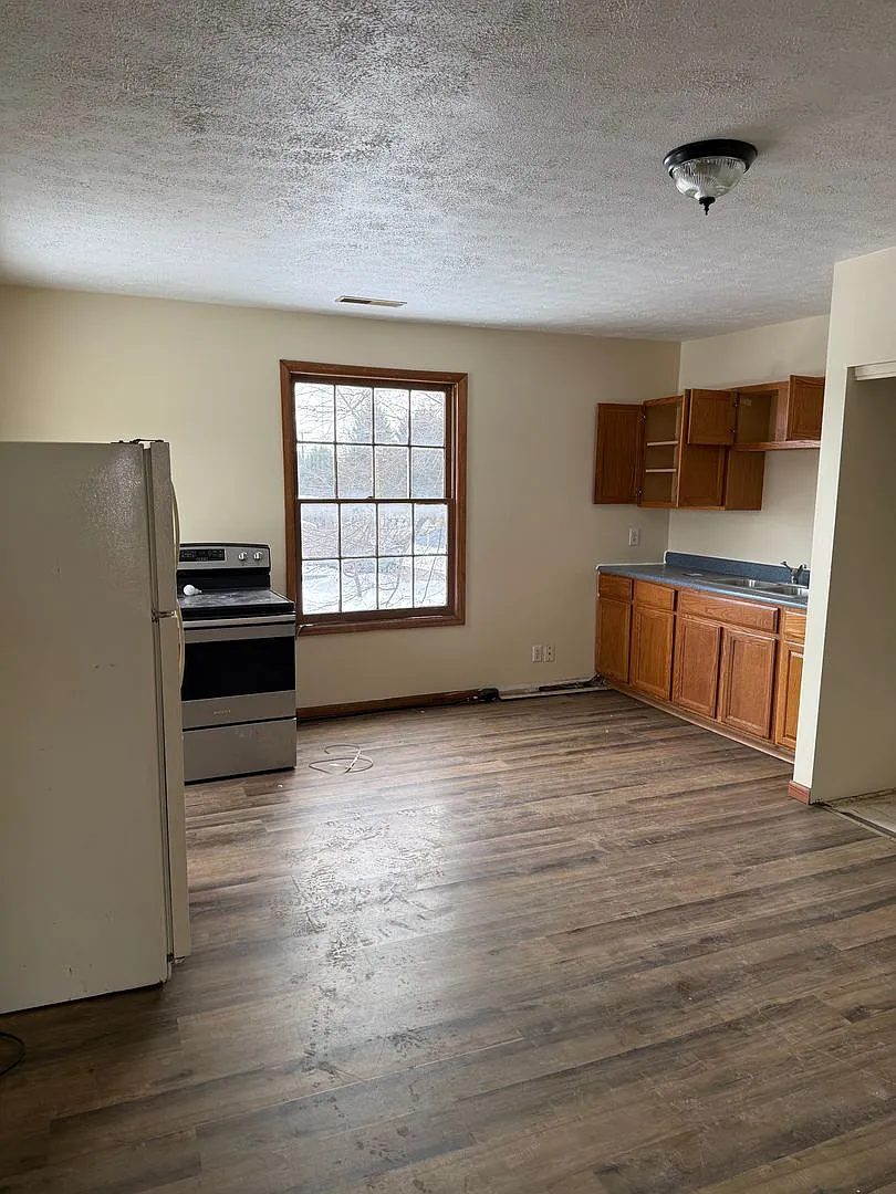 Building Photo - 91 N Buena Vista St #B