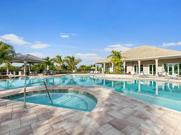 239 Indies Dr E Unit 202, Naples, FL 34114