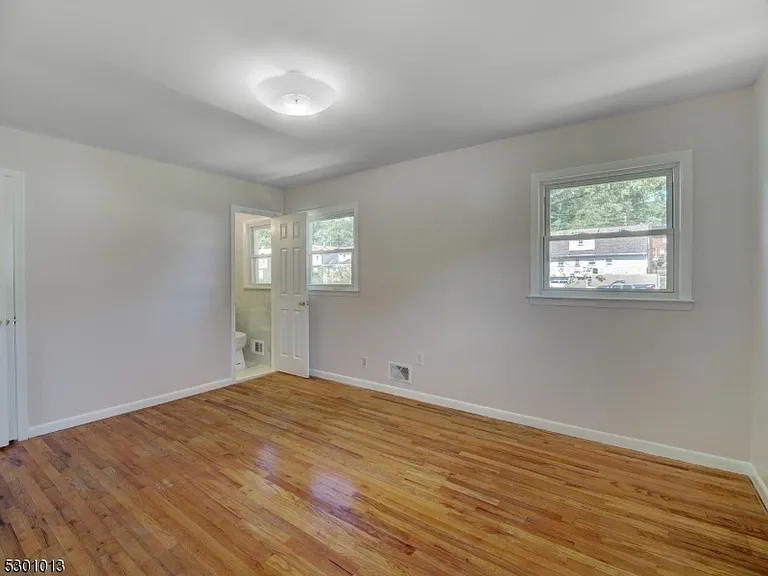 17 Brook Pl — Photo 13