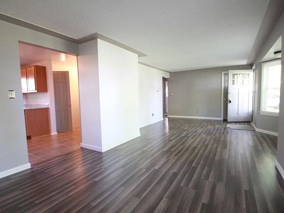 5th image of 4865 Greenwood Dr