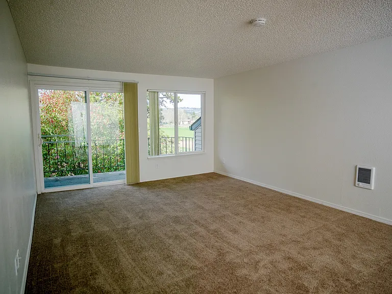 Meadow Ridge Apartments — Photo 15