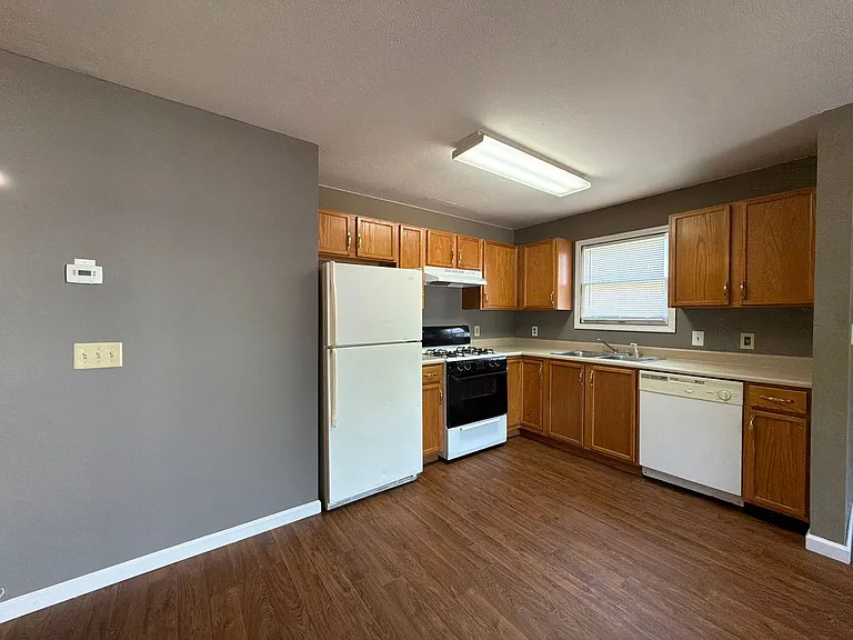 218 Stonewall Ct — Photo 5