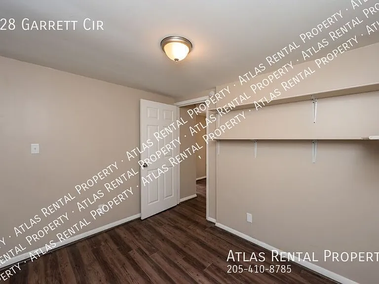 928 Garrett Cir — Photo 10