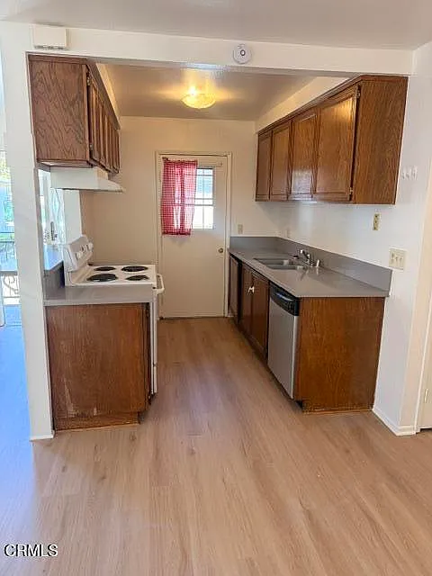2 bed, 1.0 bath, 856 sqft, $2,550 — Photo 3