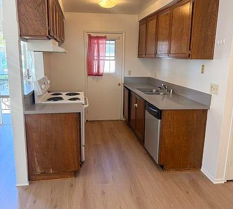 3rd image of 2636 Tiller Ave