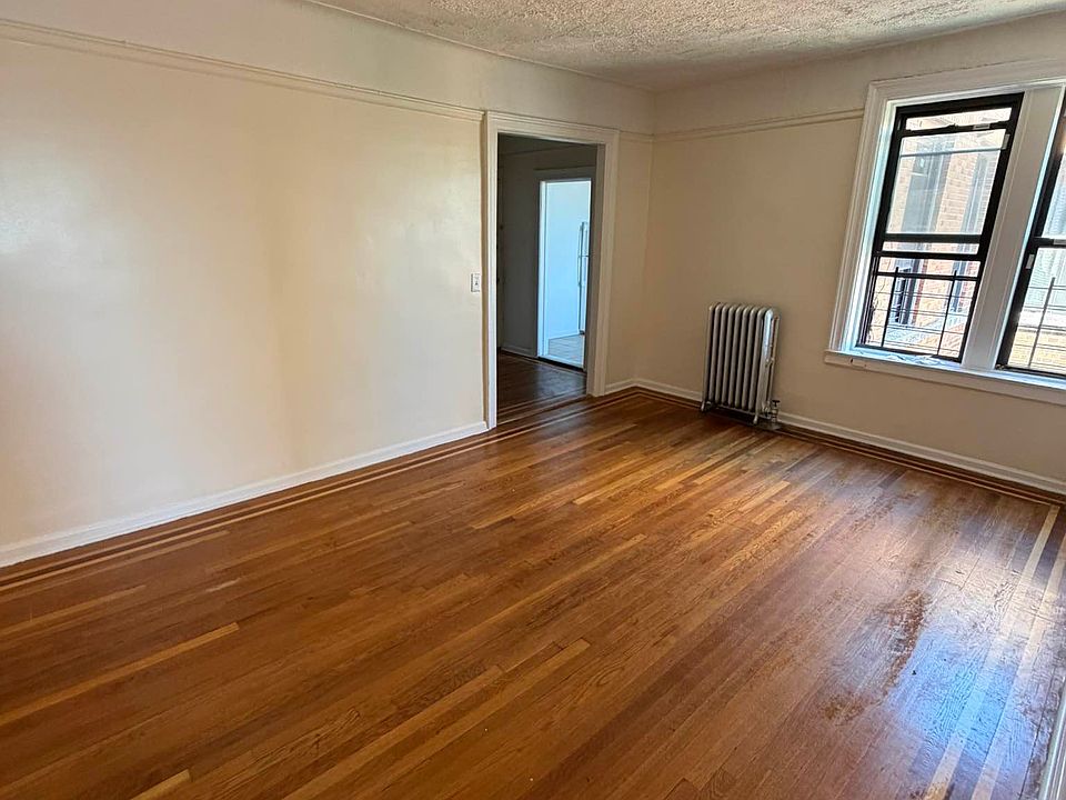 2nd image of 1165 Pugsley Ave #E1