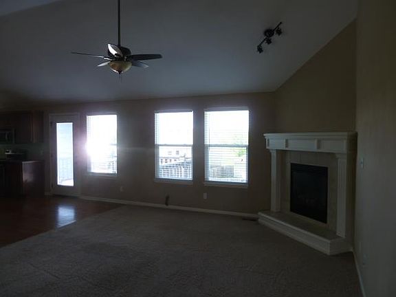 3rd image of 2112 Alder St