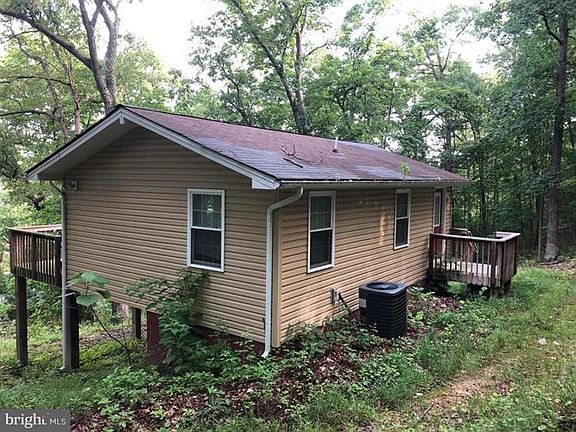 4th image of 1312 Old Oak Ln